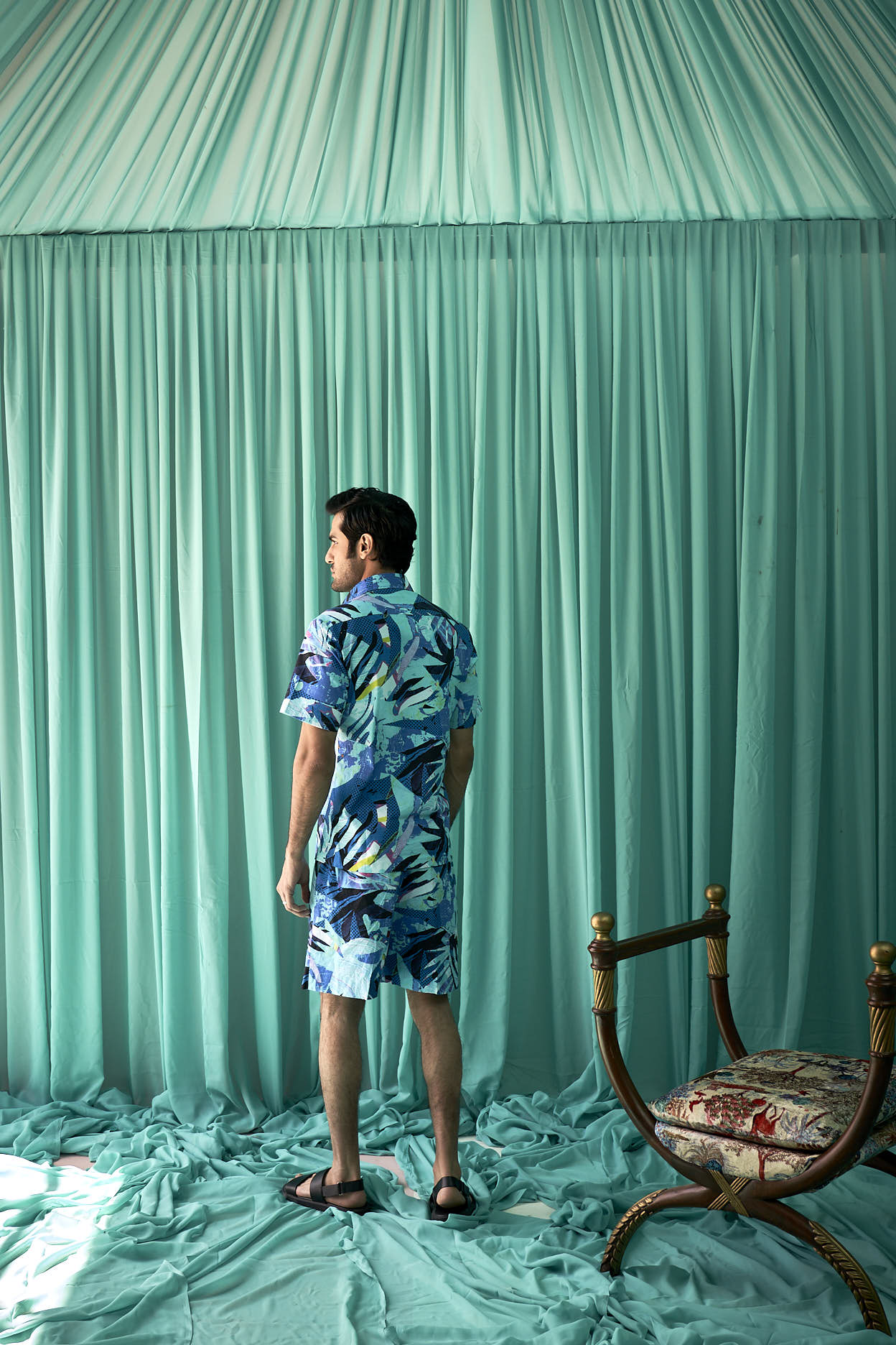 Blue Tropical Flora Print Men's Shirt + Shorts Set